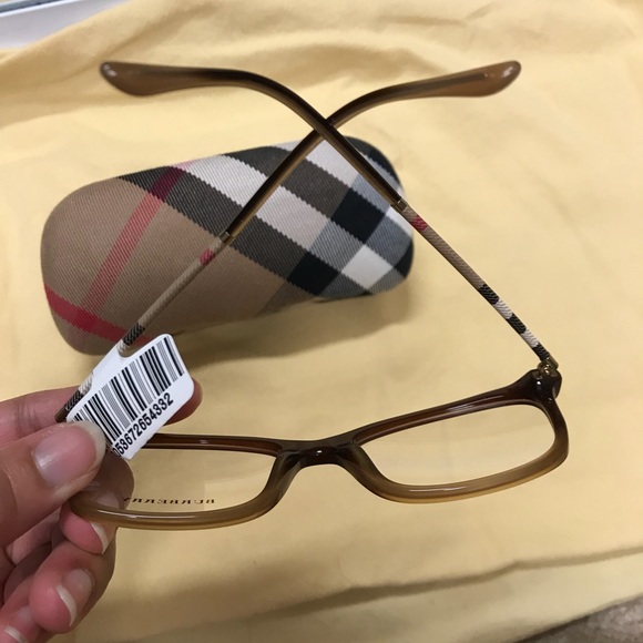 💯 Authentic Burberry eyeglasses frame w/plaid arm - Picture 4 of 7